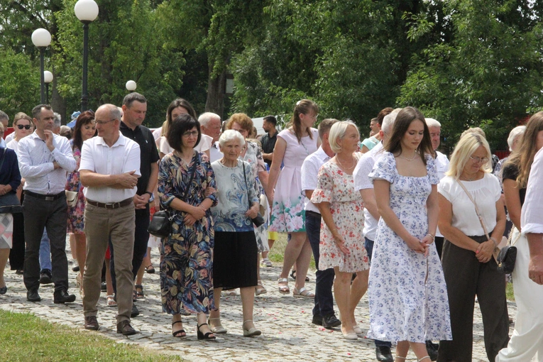 Strzelce Wielkie. Odpust z Ulmami
