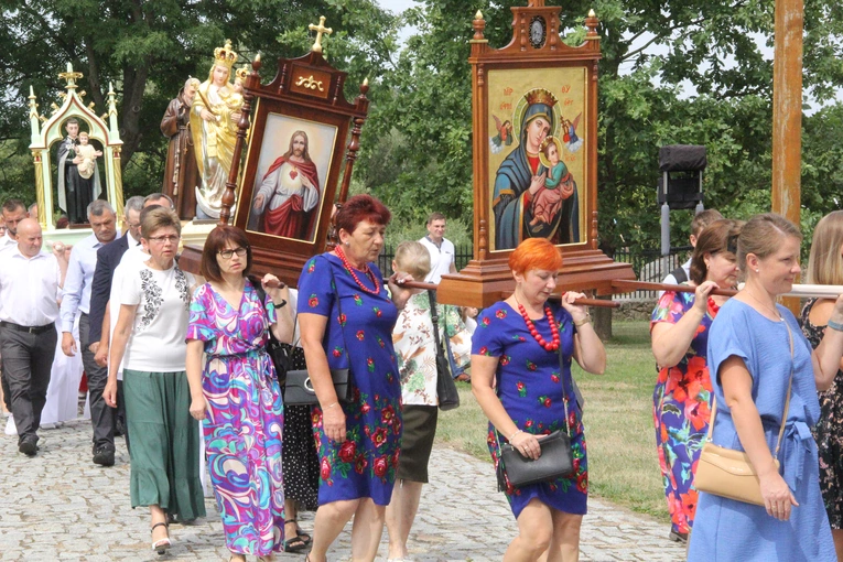 Strzelce Wielkie. Odpust z Ulmami