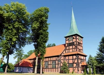 W czasie wakacji stegieńska świątynia rozbrzmiewa koncertami.