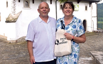 Dorota i Piotr Rogóżowie swoją przygodę z oazą zaczęli 27 lat temu. 