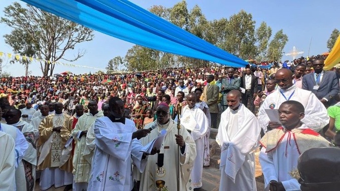 Burundi: konsekrowano sanktuarium Matki Bożej z Góry Karmel