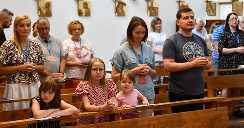 W Rokitnie trwa sesja o pilotowaniu kręgów Domowego Kościoła