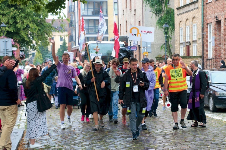 Bez względu na panującą aurę nastrój pielgrzyma jest zawsze radosny.