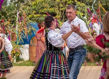 	Potańcówka cieszyła się ogromnym zainteresowaniem i uznaniem licznie zgromadzonych.