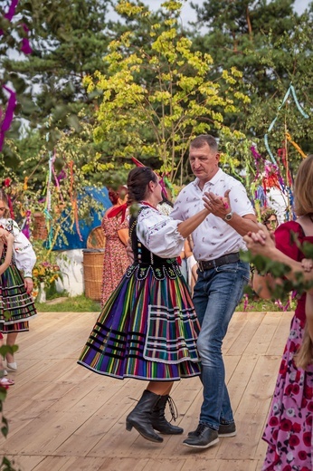 	Potańcówka cieszyła się ogromnym zainteresowaniem i uznaniem licznie zgromadzonych.