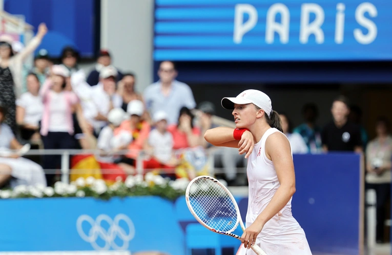 Iga Świątek przegrywa z Chinką Qinwen Zheng w półfinale igrzysk