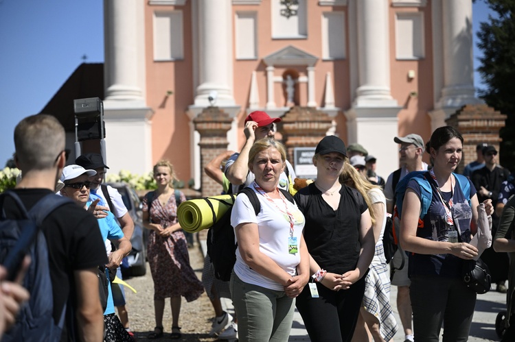 Wyjście pielgrzymki ze Skrzatusza na Jasną Górę