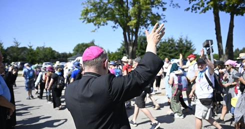 Wyjście pielgrzymki ze Skrzatusza na Jasną Górę