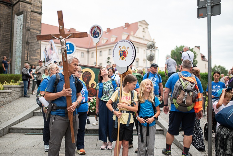 Start XXI Pieszej Pielgrzymki Świdnickiej