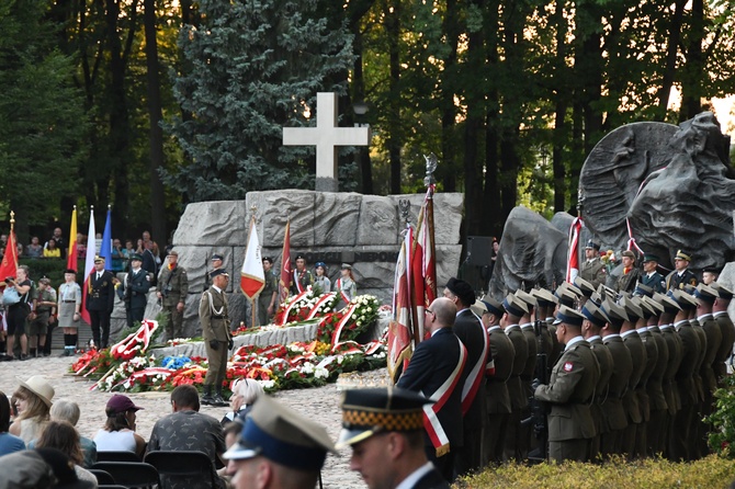 Msza św. na cmentarzu Powstańców Warszawy