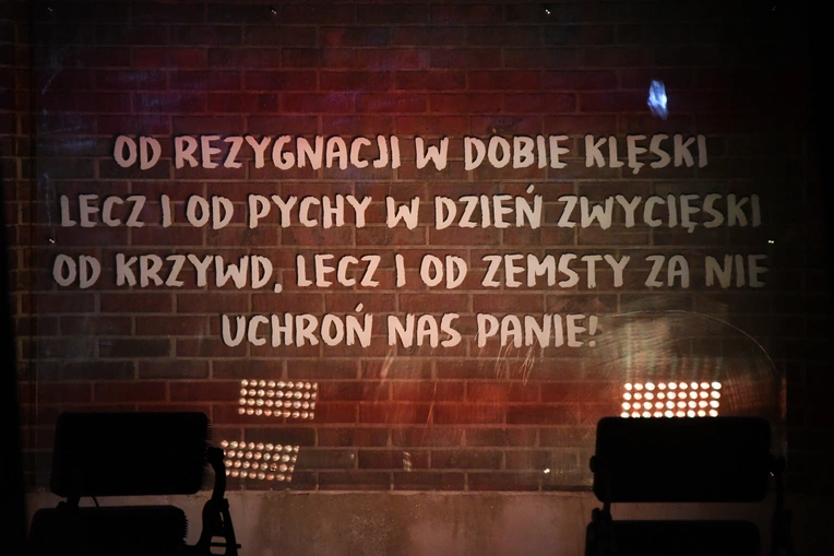 Msza św. na cmentarzu Powstańców Warszawy