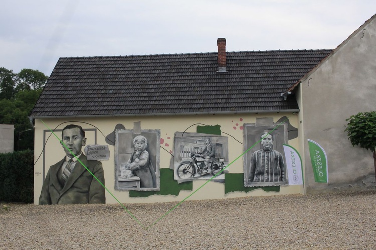 Najpiękniejsza wieś Oleszka. Mural Franciszka Lepicha