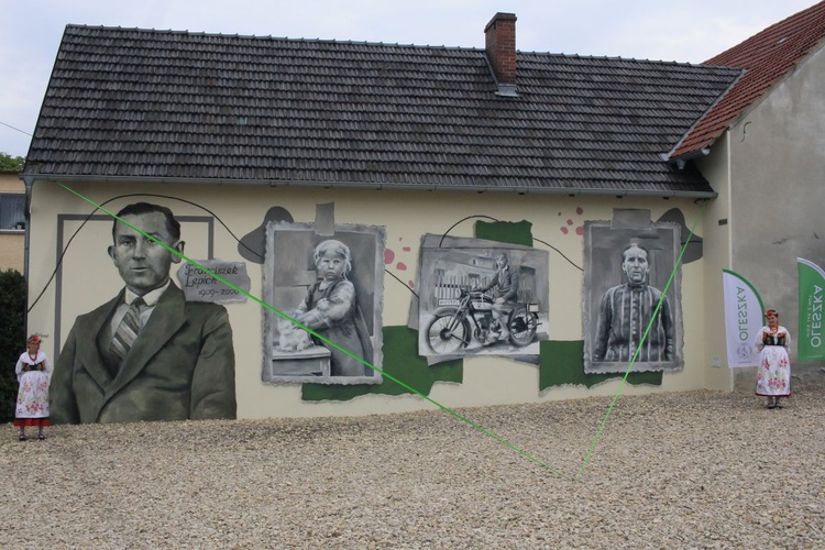 Najpiękniejsza wieś Oleszka. Mural Franciszka Lepicha