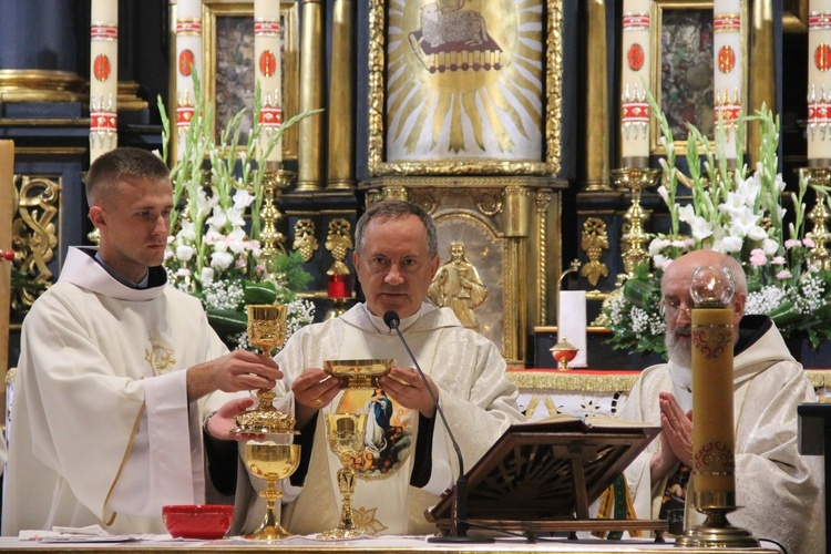 Inauguracja Kaplicy Wieczystej Adoracji i odpust Porcjunkuli u franciszkanów w Wieliczce