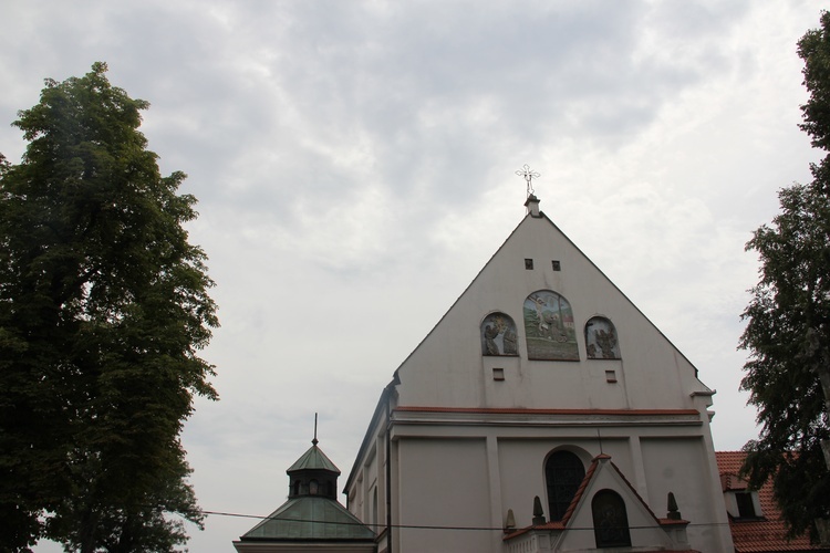 Inauguracja kaplicy Wieczystej Adoracji i odpust Porcjunkuli u franciszkanów w Wieliczce