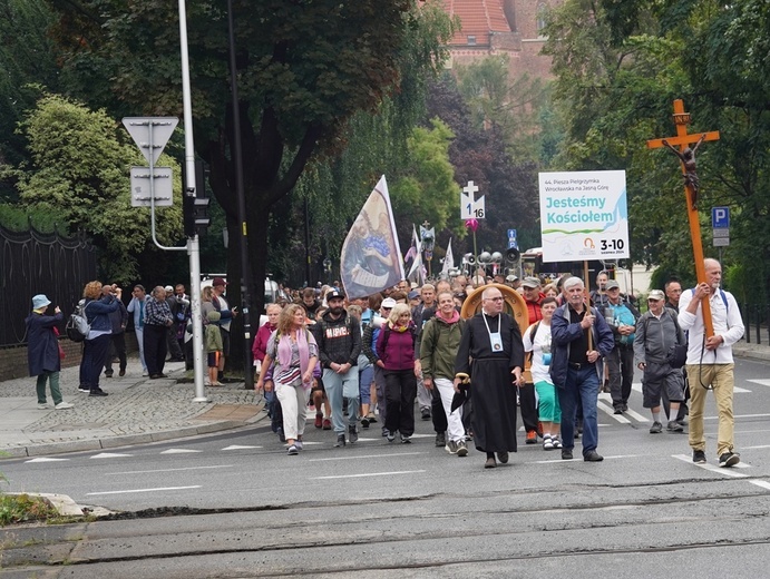 PPW 2024. Msza św. w katedrze wrocławskiej i początek drogi