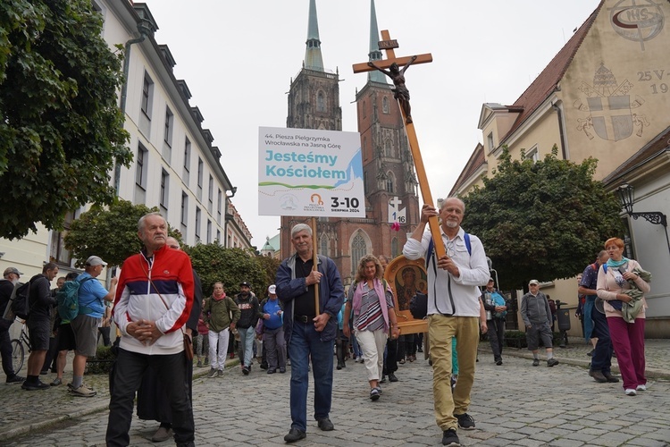 PPW 2024. Msza św. w katedrze wrocławskiej i początek drogi