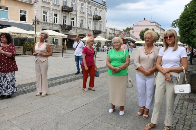 Wystawa pamięci kapelanów katyńskich