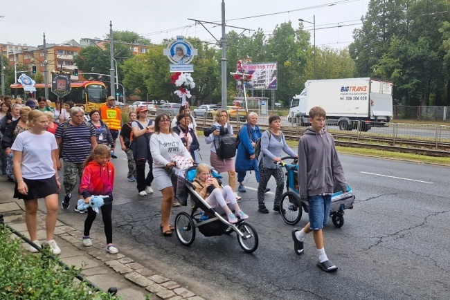 Najstarsza polska pielgrzymka wyruszyła na Jasną Górę