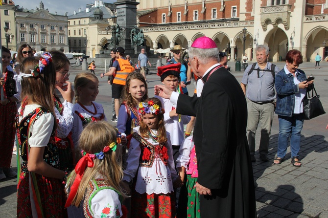 Wyjście 44. Pieszej Pielgrzymki Krakowskiej z Wawelu na Jasną Górę