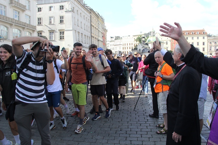 Wyjście 44. Pieszej Pielgrzymki Krakowskiej z Wawelu na Jasną Górę