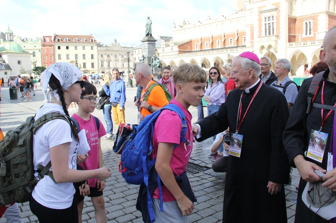 Wyjście 44. Pieszej Pielgrzymki Krakowskiej z Wawelu na Jasną Górę