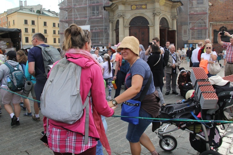 Wyjście 44. Pieszej Pielgrzymki Krakowskiej z Wawelu na Jasną Górę