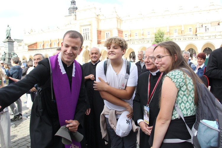 Wyjście 44. Pieszej Pielgrzymki Krakowskiej z Wawelu na Jasną Górę