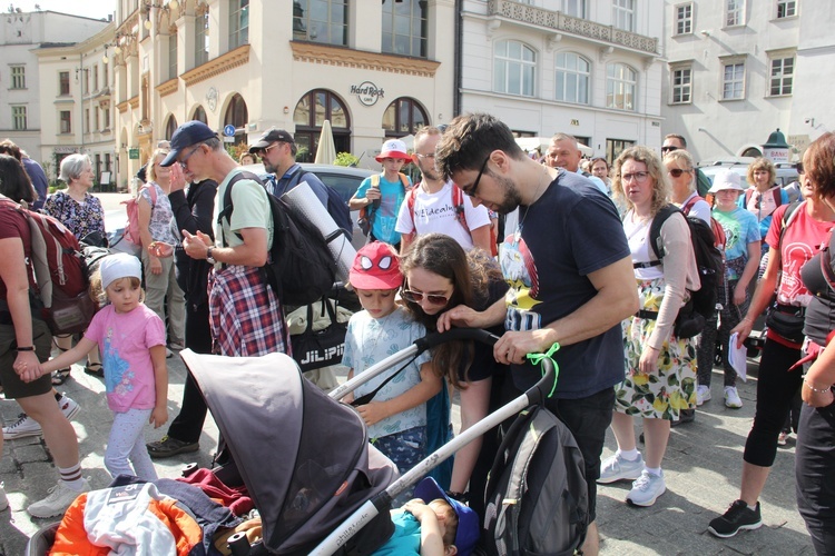 Wyjście 44. Pieszej Pielgrzymki Krakowskiej z Wawelu na Jasną Górę