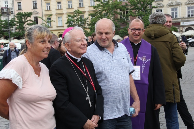 Wyjście 44. Pieszej Pielgrzymki Krakowskiej z Wawelu na Jasną Górę