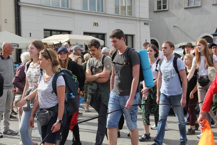 Wyjście 44. Pieszej Pielgrzymki Krakowskiej z Wawelu na Jasną Górę