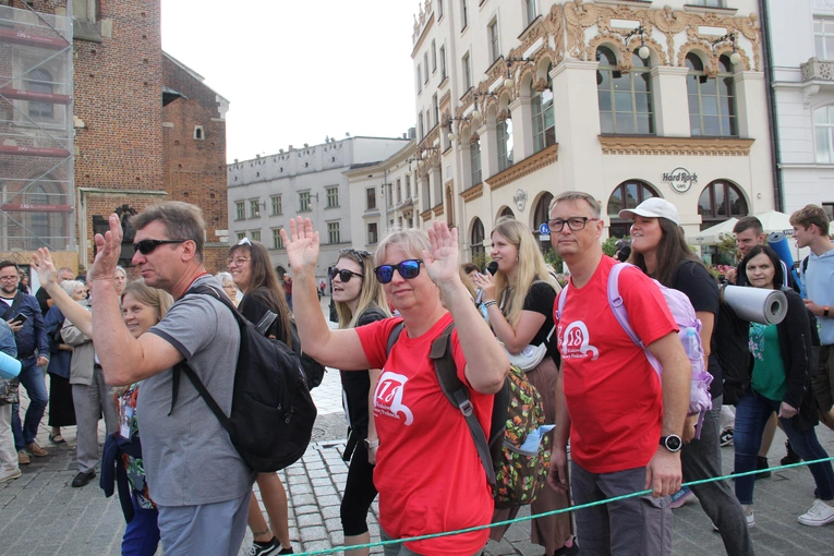 Wyjście 44. Pieszej Pielgrzymki Krakowskiej z Wawelu na Jasną Górę