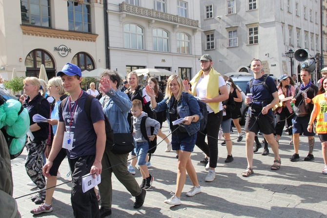 Wyjście 44. Pieszej Pielgrzymki Krakowskiej z Wawelu na Jasną Górę