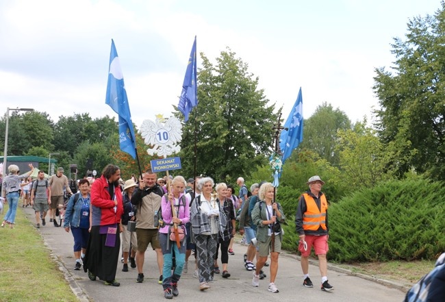 Wyruszyła 46. Piesza Pielgrzymka Diecezji Radomskiej na Jasną Górę