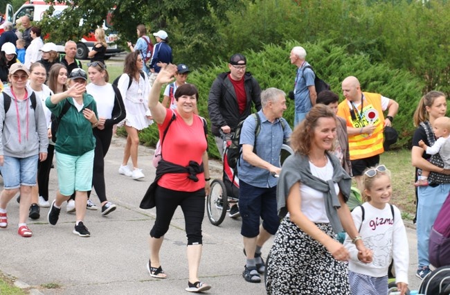 Wyruszyła 46. Piesza Pielgrzymka Diecezji Radomskiej na Jasną Górę