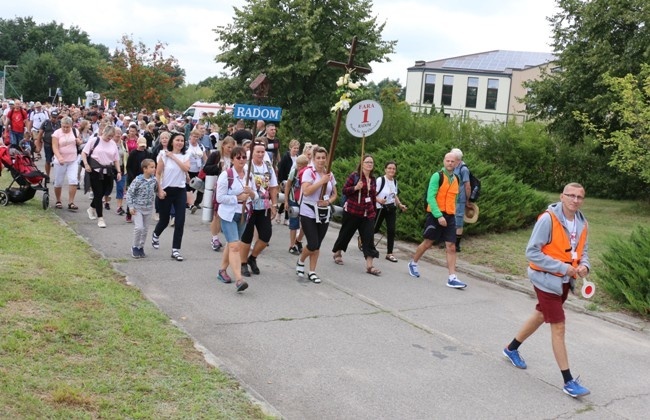 Wyruszyła 46. Piesza Pielgrzymka Diecezji Radomskiej na Jasną Górę