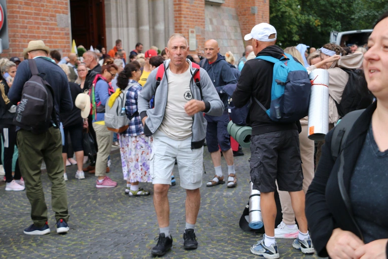 Płock. Wyjście pielgrzymki. Część I