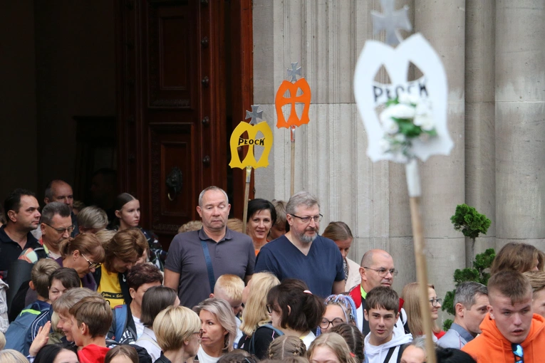 Płock. Wyjście pielgrzymki. Część I
