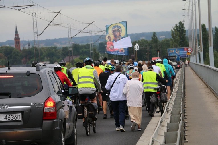 Płock. Wyjście pielgrzymki. Część II