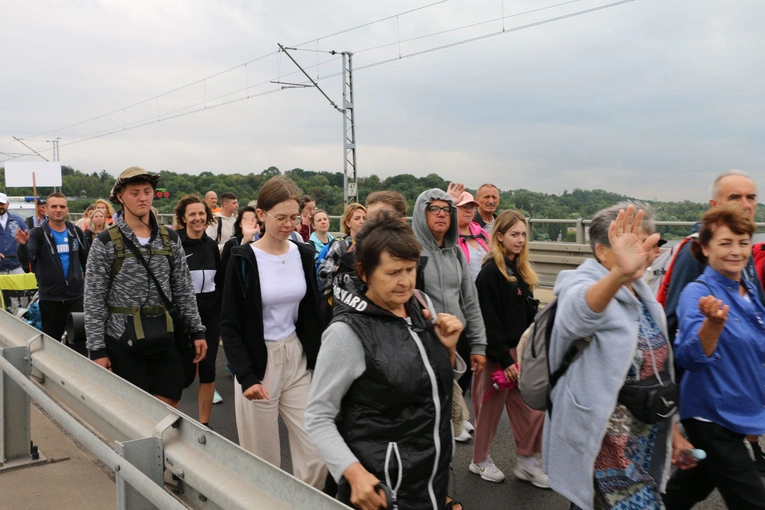 Płock. Wyjście pielgrzymki. Część II