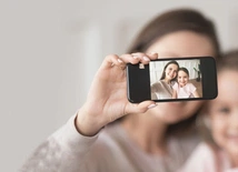 Sharenting – drugie życie dziecięcych fotografii. Dlaczego jest tak niebezpieczny?