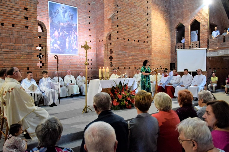 Pierwsza Msza św. w kościele parafialnym pw. Przemienienia Pańskiego w Lublinie. 