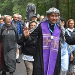 Pielgrzymi na jasnogórskich błoniach