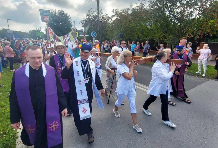 Opoczno w drodze do Matki