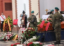 Pogrzeb mjr Barbary Sowy ps. Basia - uczestniczki powstania warszawskiego