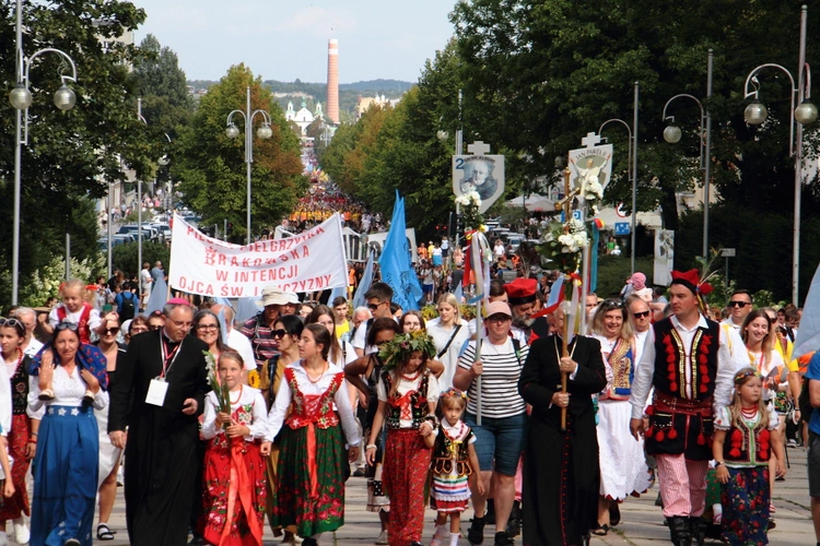 Wejście 44. Pieszej Pielgrzymki Krakowskiej na Jasną Górę - cz. 1