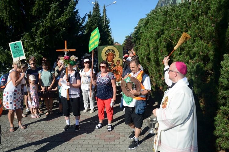 Jedynka zielona niesie ikonę Matki Bożej Częstochowskiej