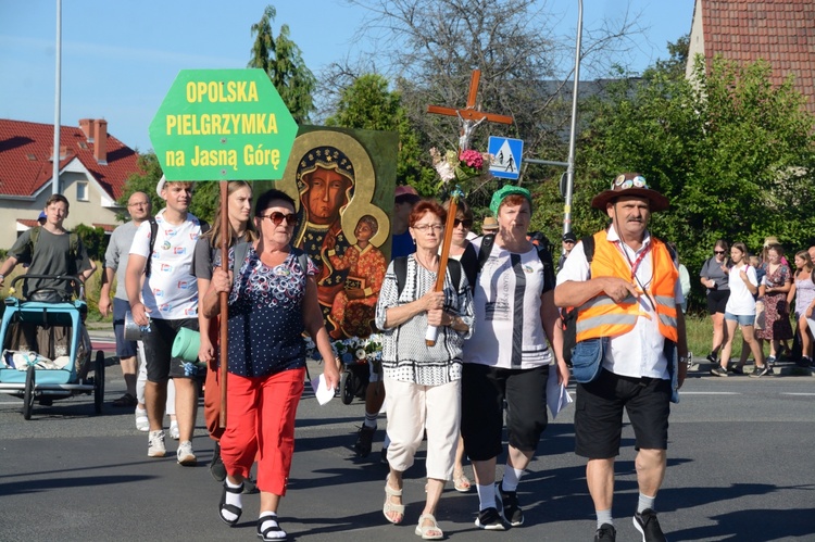 Jedynka zielona niesie ikonę Matki Bożej Częstochowskiej