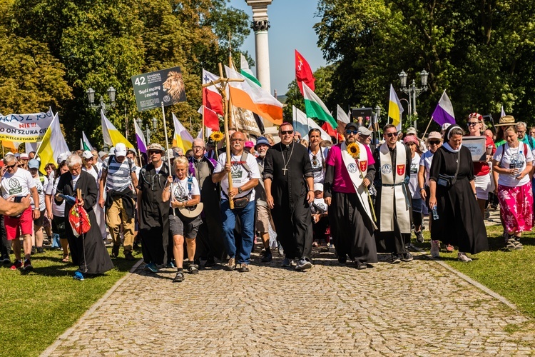 Archidiecezjalne piesze pielgrzymki u tronu Maryi