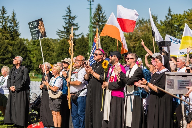 Archidiecezjalne piesze pielgrzymki u tronu Maryi